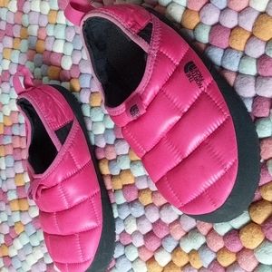 North face kids slippers sz 4